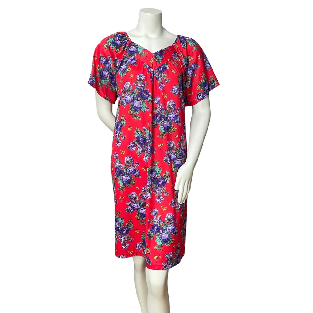 Vintage Floral Muumuu Dress Housedress Nightgown Red Floral‎ Medium Loungewear